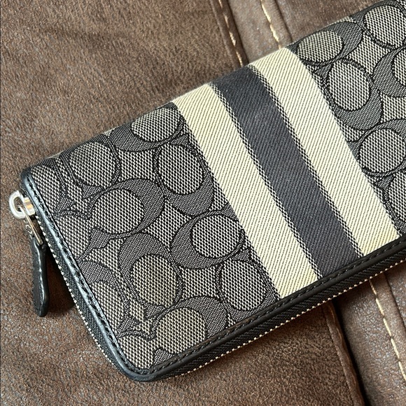 Coach Signature Stripe Wallet in Black and Cream - Picture 2 of 3